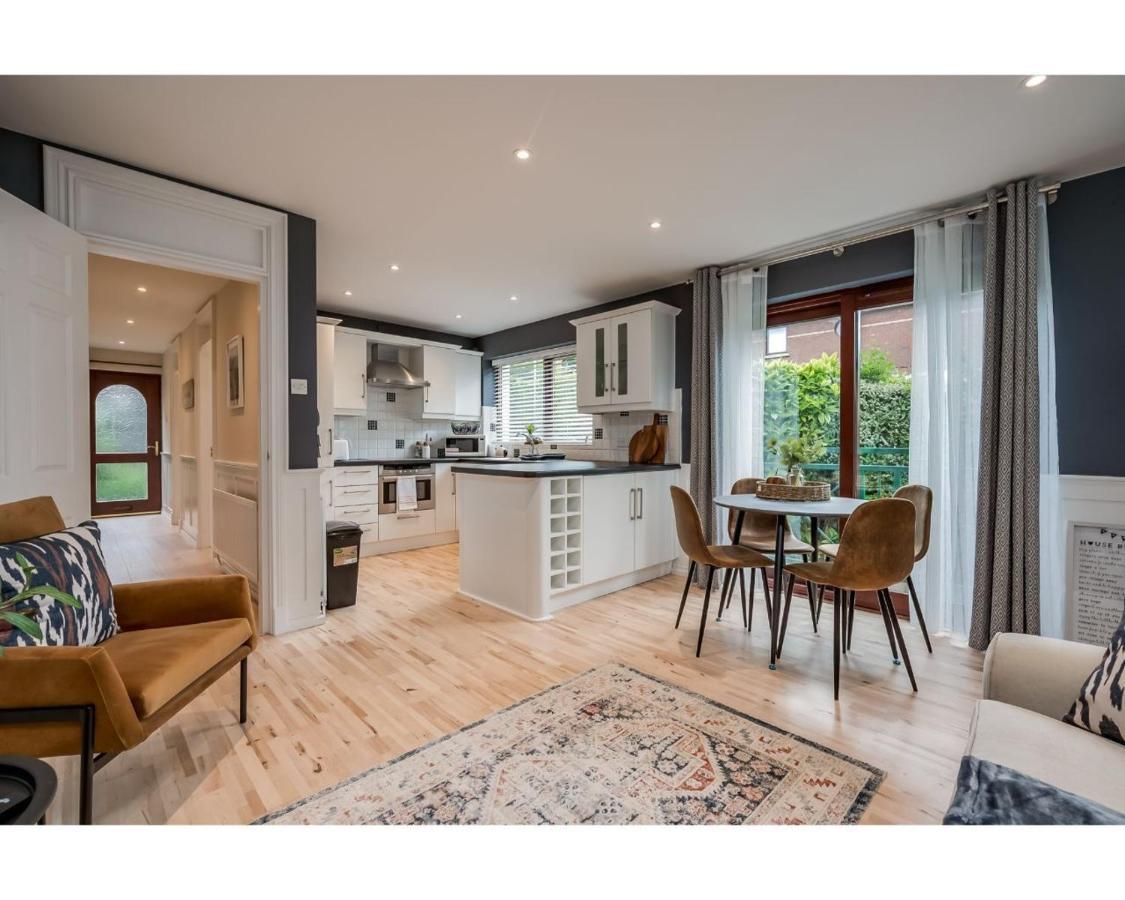 Central Belfast Apartments Windsor Экстерьер фото