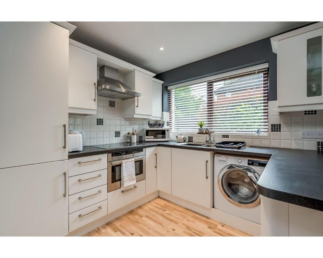 Central Belfast Apartments Windsor Экстерьер фото