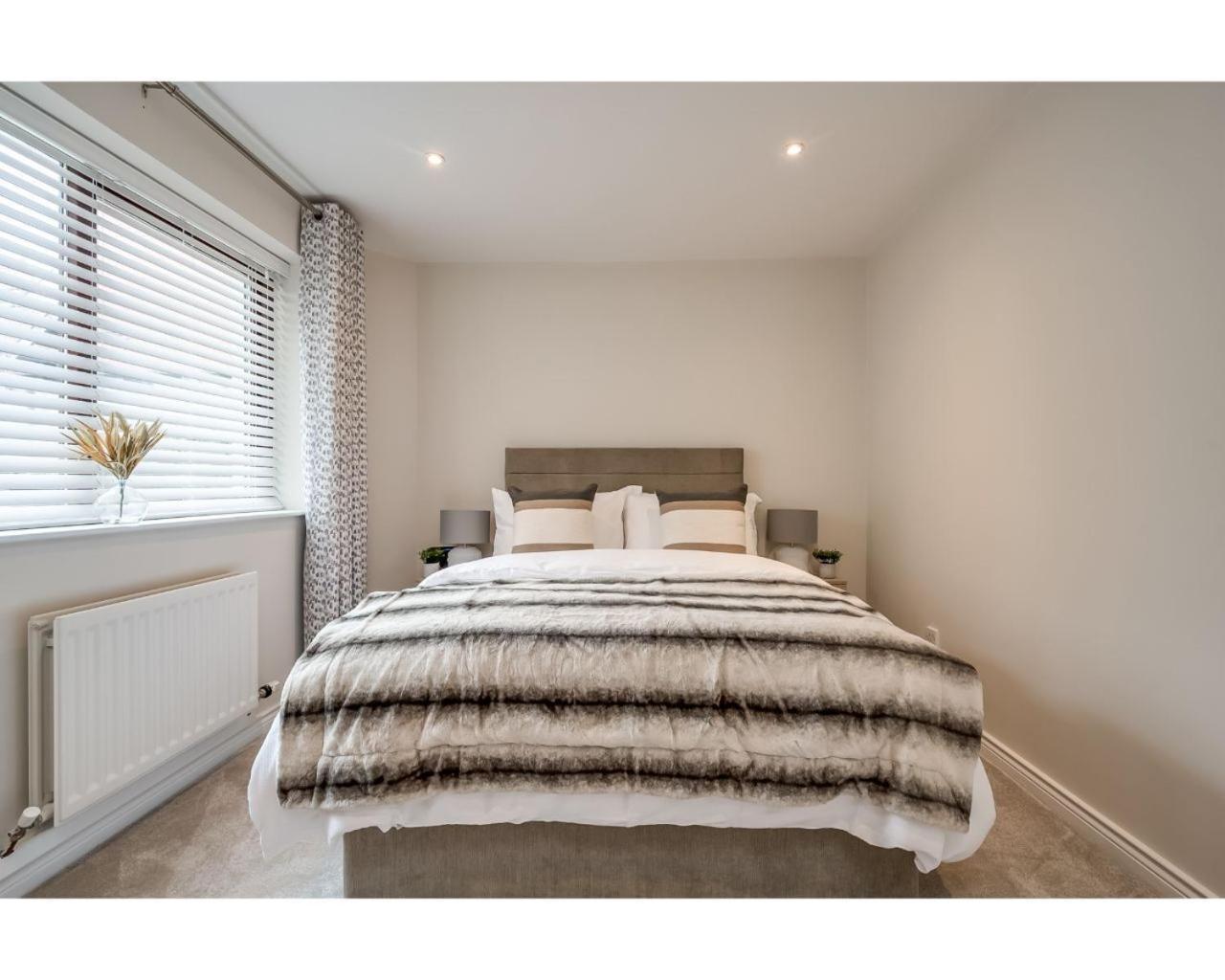 Central Belfast Apartments Windsor Номер фото